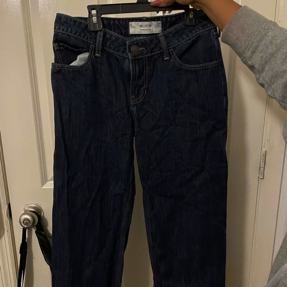 Hollister Blue Straight Leg Jeans

The Waste of the pants are a 25!!